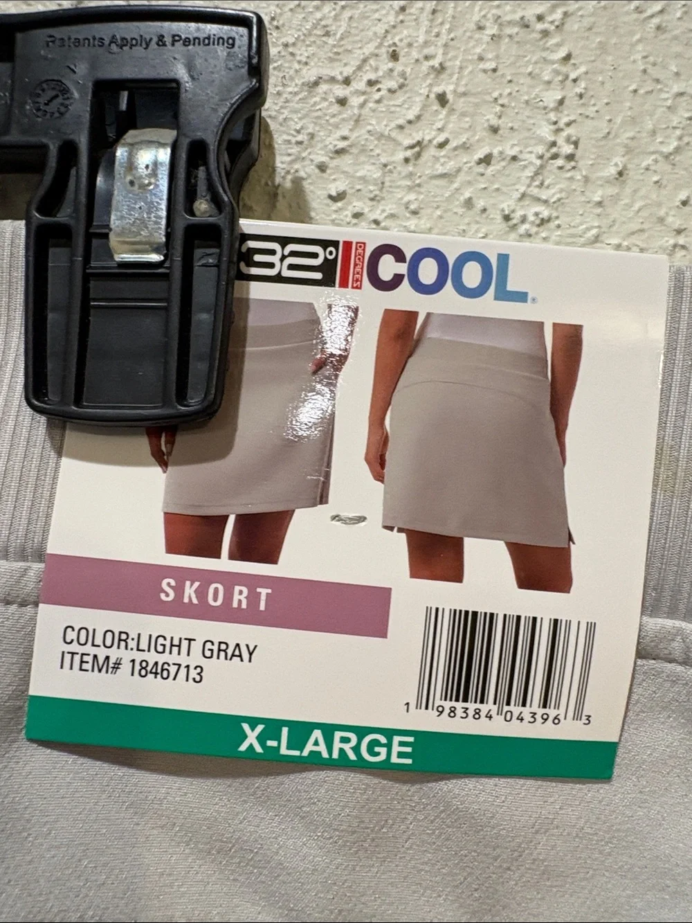 32 Cool light gray